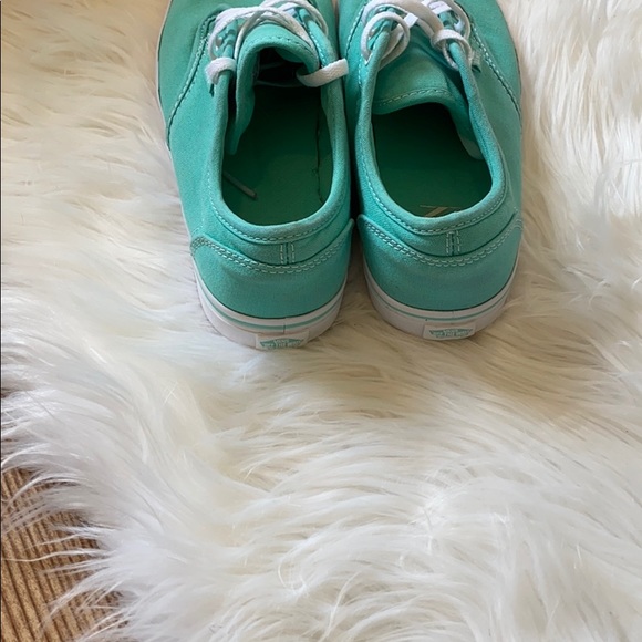 Vans - Picture 3 of 5